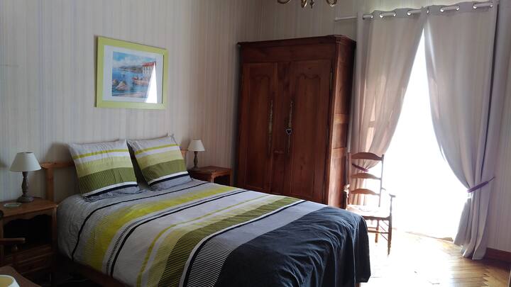 Chumba cha karibu na chumba cha mianzi
