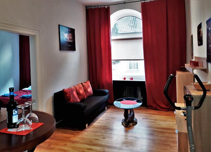 Beautiful, bright 2 bedroom old town apartment