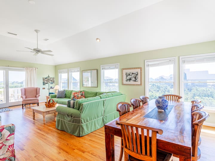 Beach Getaway, W/ Hot Tub, 1 Min. Walk To Beach! - Hatteras, NC