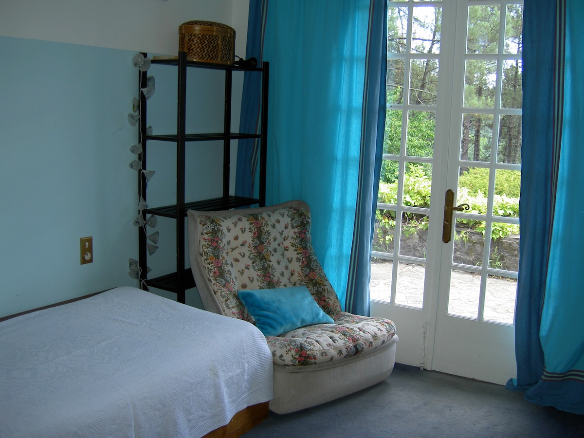 detská spálňa s
5 samostatnými lôžkami