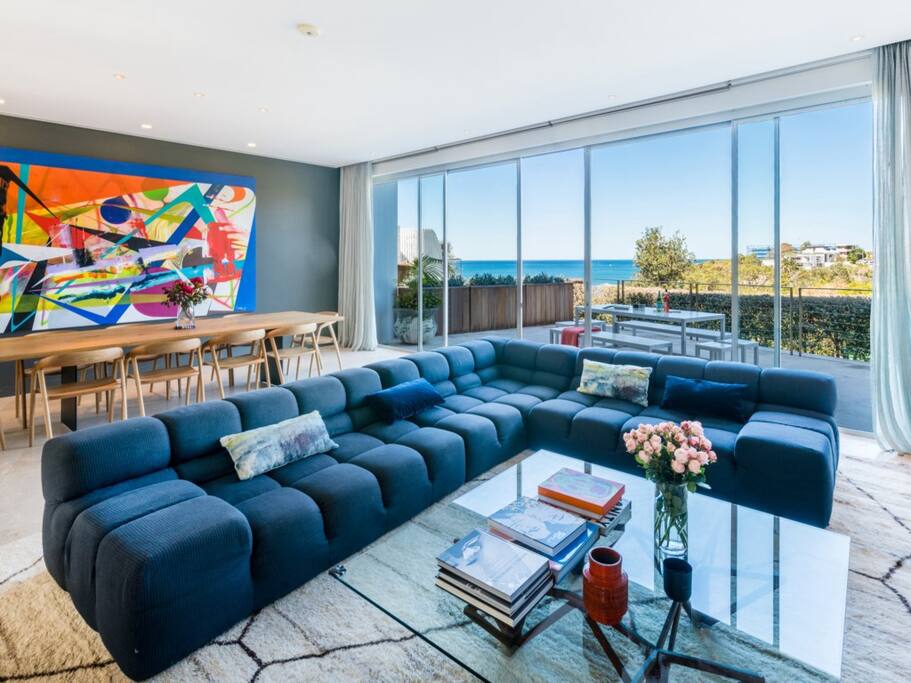 Lounge room