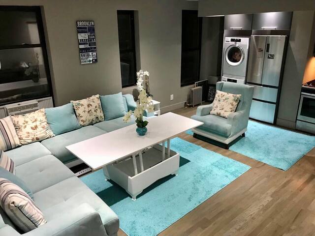 Cozy Shared pl by Central Park(Female Guests Only)