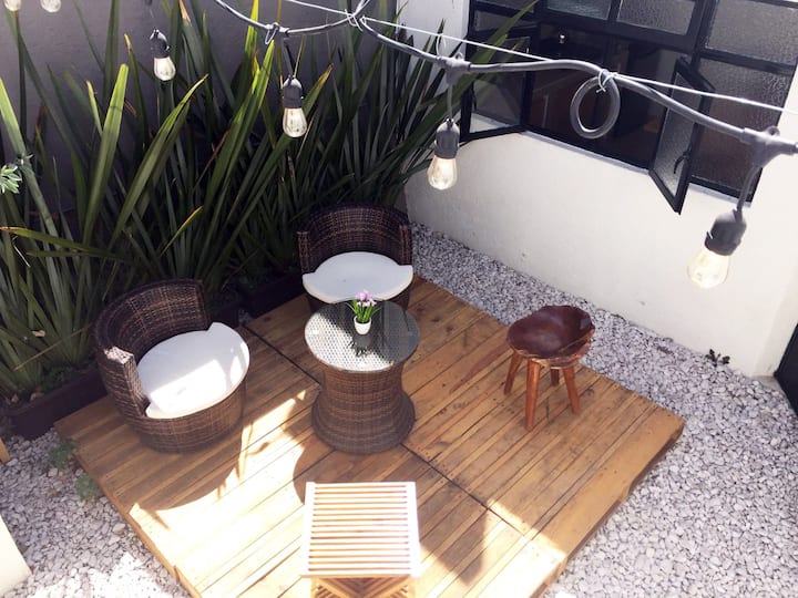 Weekly bookings, CENTRO apartment, parking & patio