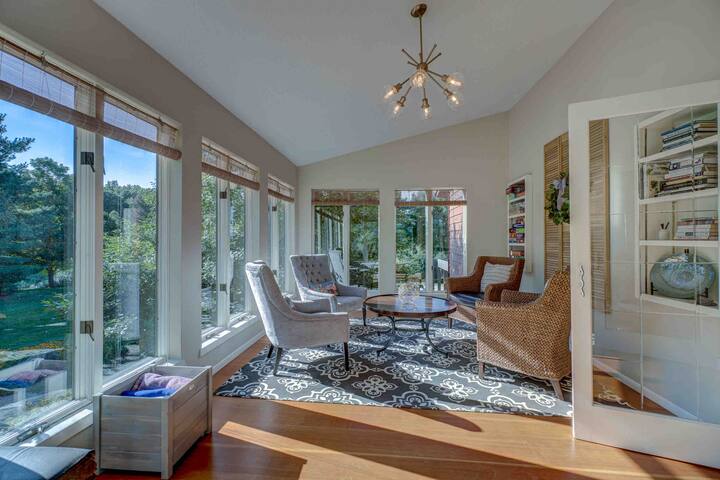 Resort LeMire Pool, hot tub and golf carts! gallery image 5