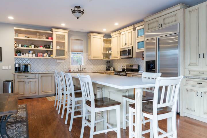 Mini Mansion: A+ Location – Denver Highlands gallery image 3