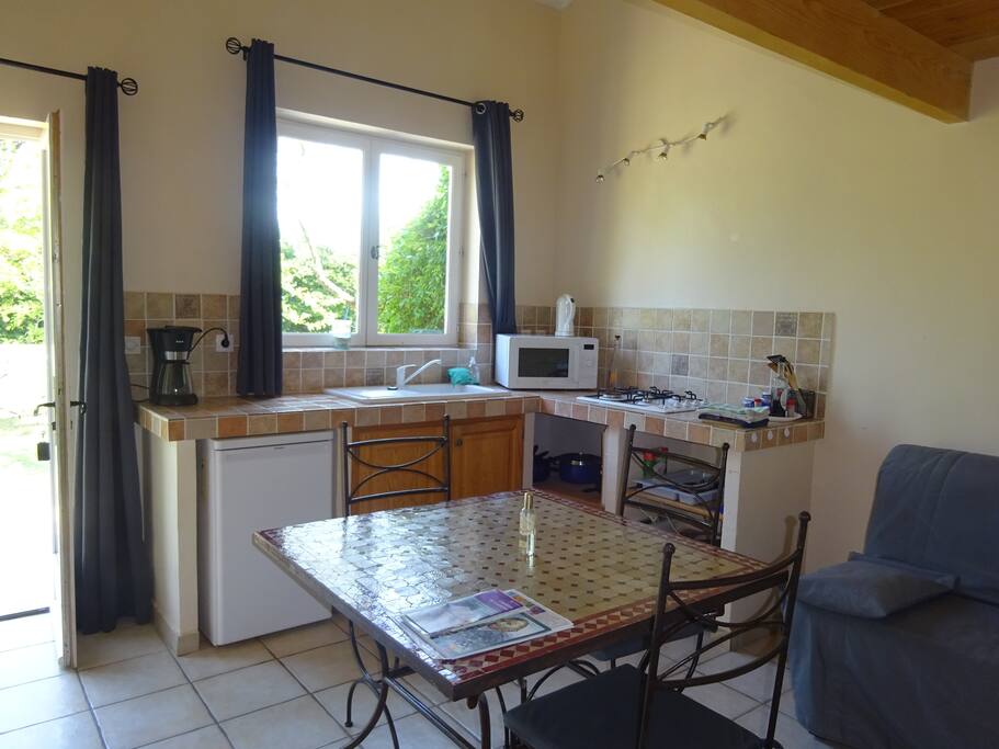 séjour avec kitchenette