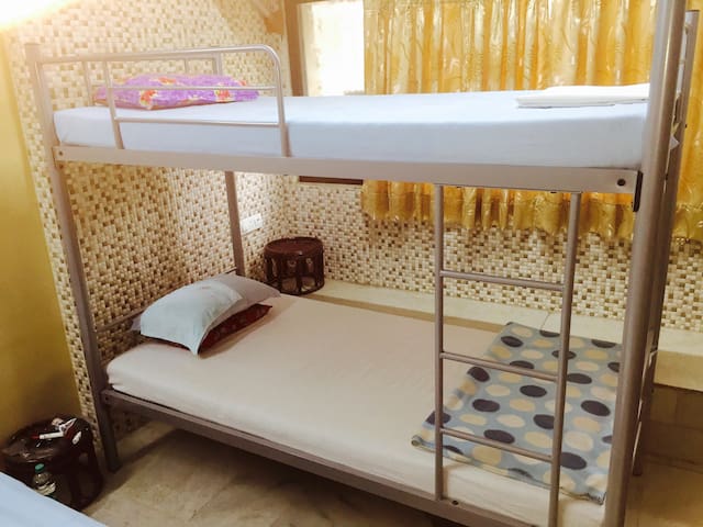 Backpacker paradise(6) with wifi AC room- washroom