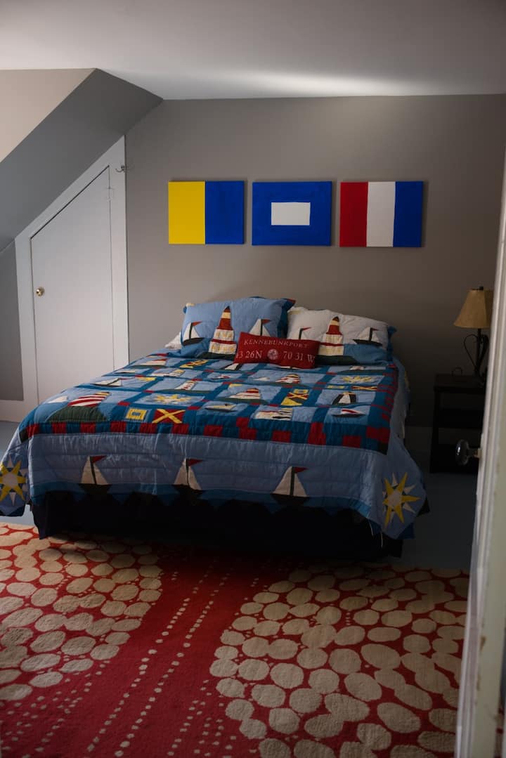 Upstairs Bedroom queen size bed with room for a twin roll away cot or packNplay