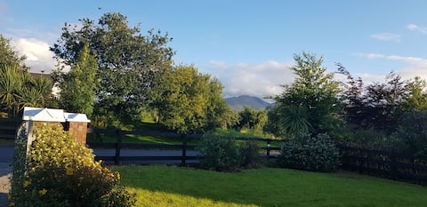 Successful Airbnb property: Peaceful home, Beaufort, Ring of Kerry,Killarney in Kenmare