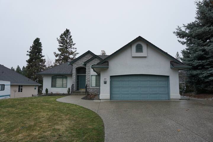 Glenmore 6 Bedroom Pool & Hot Tub