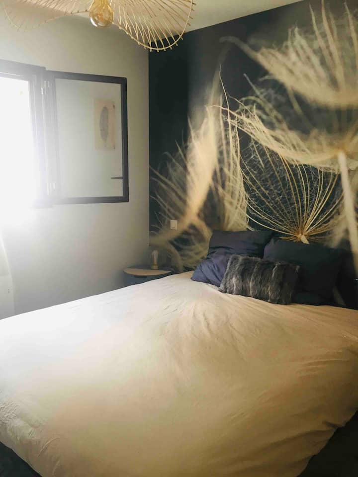 Главен апартамент (телевизор /съблекалня/душ стая)