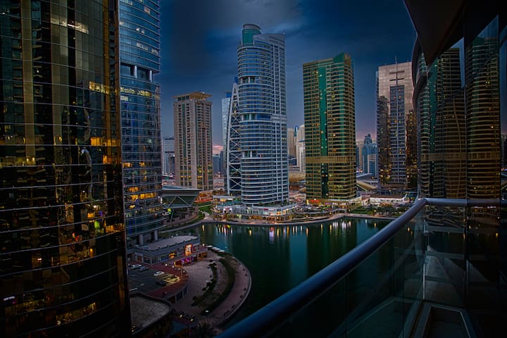 Super Deluxe Apartment, iconic View