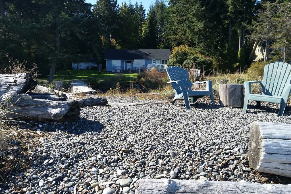 Lukona by the Sea is nestled in a wooded acre of walk-on waterfront.
