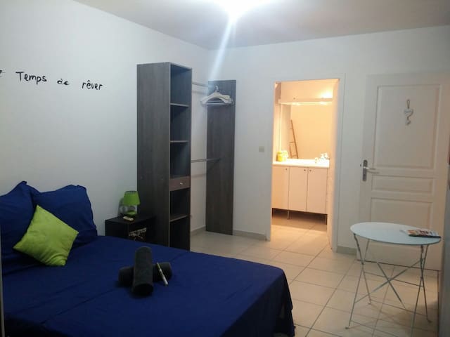 * Ti chez Soi *