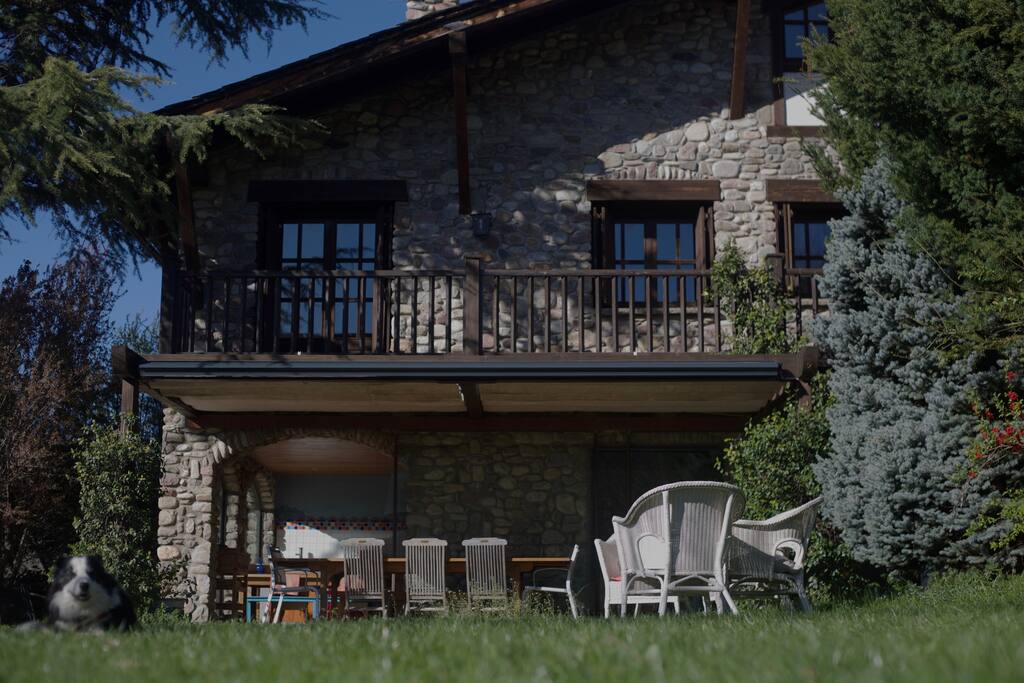 Casa entera - Se alquila la planta baja