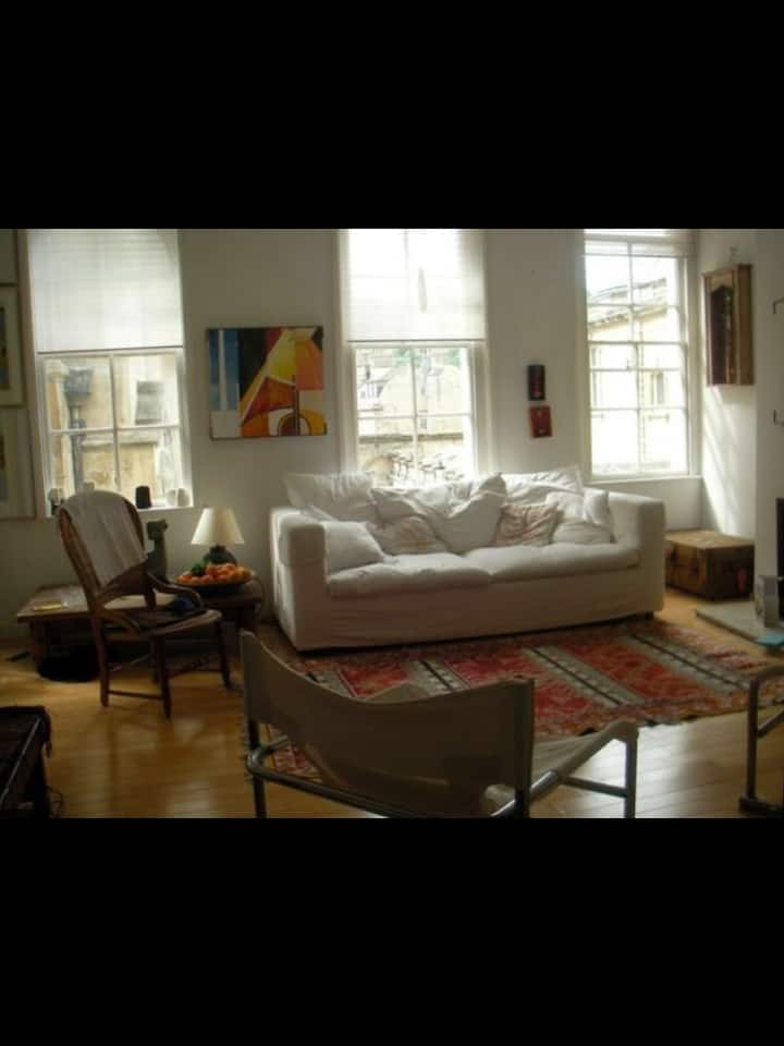 Apartment overlooking Bath Abbey ...(Central Bath)