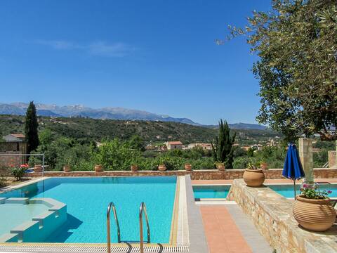 Artemis - Apokoron Villa with Large Private Pool