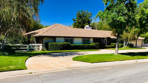 CC’s Luxurious Grand Master Ste 800sf. Pvt. Entry.