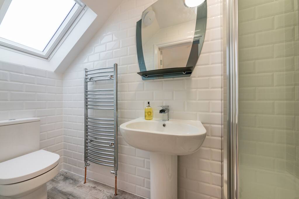 Ensuite shower room