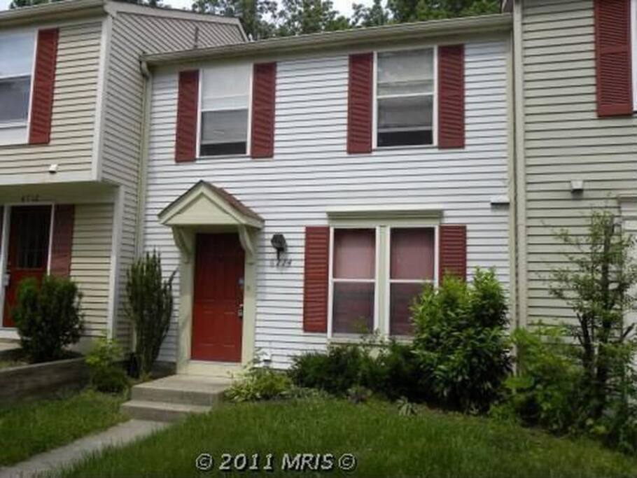 Townhouse In Columbia,two levels MD