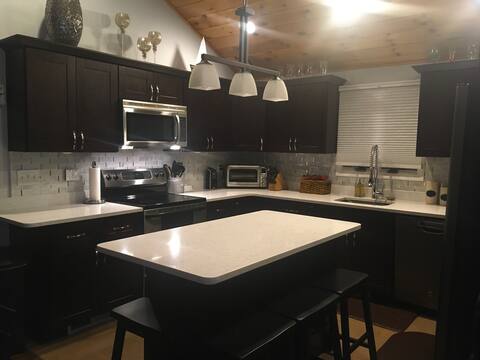 Win-win! Relax at our place & play at the lake!