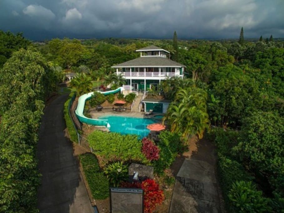 Gated - Lush - exclusive use of top 2 floors - Pool - Hot Tub