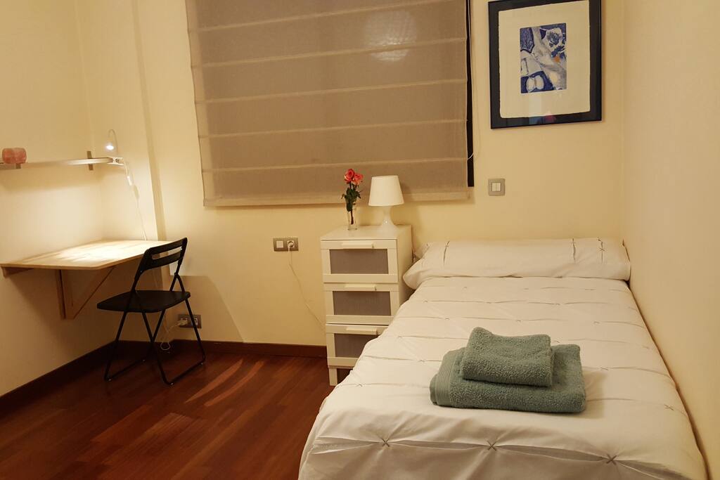 Habitación con cama individual