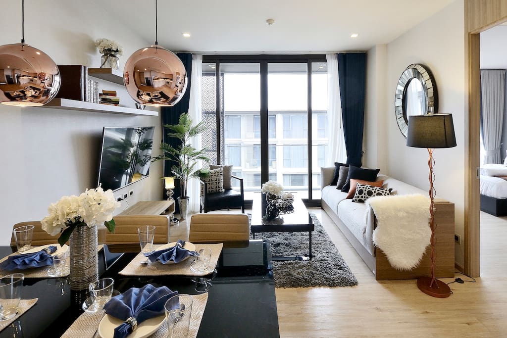 Huge livable private apartment for a group of 6 with everything you need.