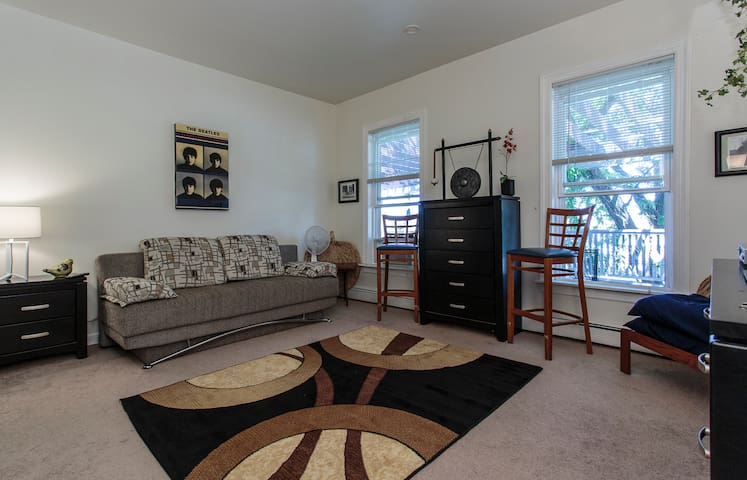 Take A Pebble Apartments (Studio 3)