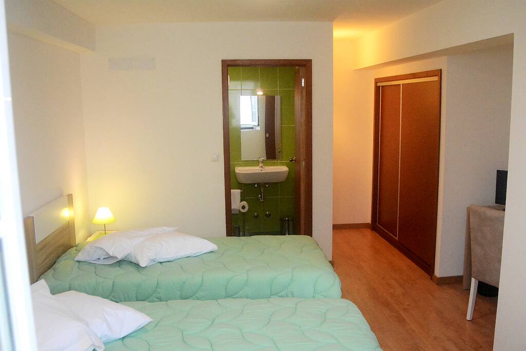 Quarto aconchegado e silencioso