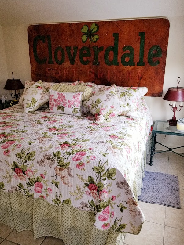 舒适的加大双人床