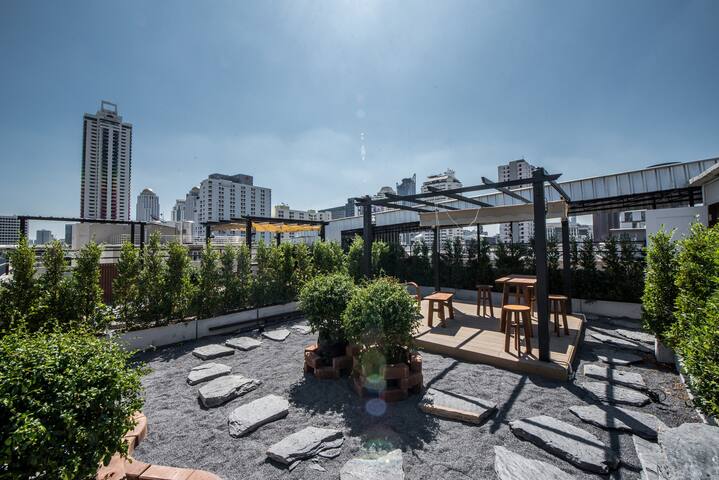 T5 ☆2 BD En Suite w/private garden☆ (3 Queen) gallery image 5