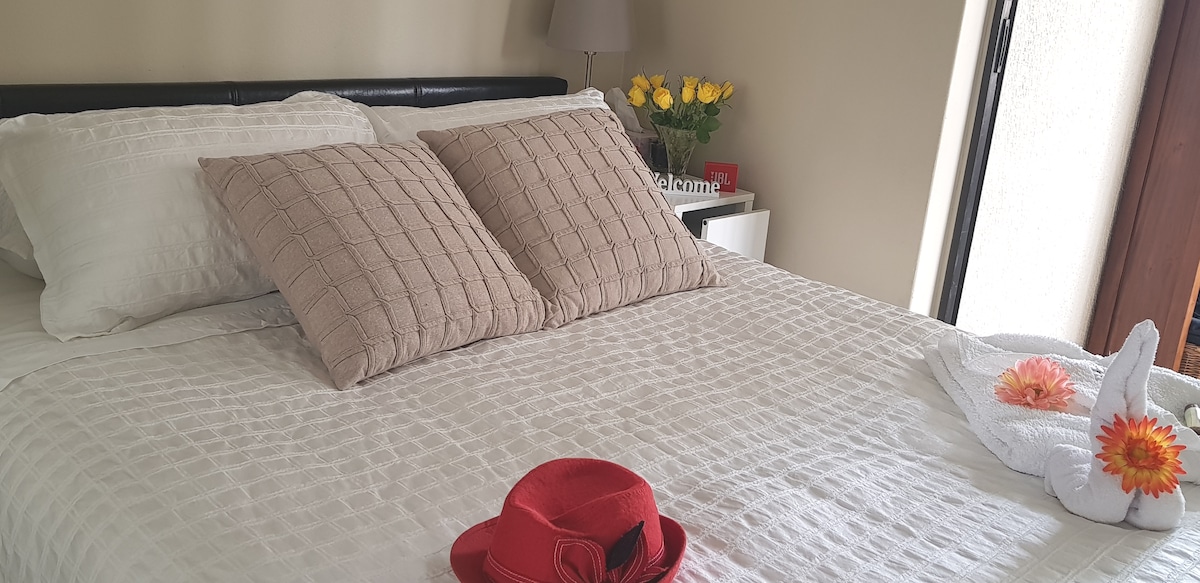 Tu habitación con cargador inalámbrico vertical 