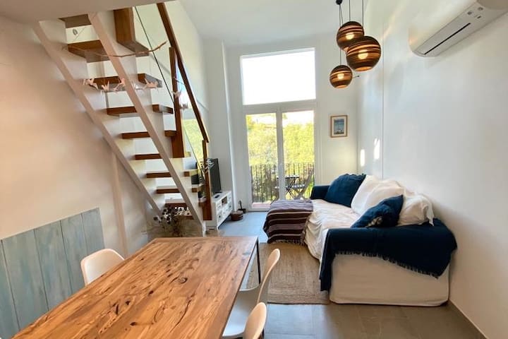 Apt. Dúplex nuevo, céntrico con Parking y ascensor