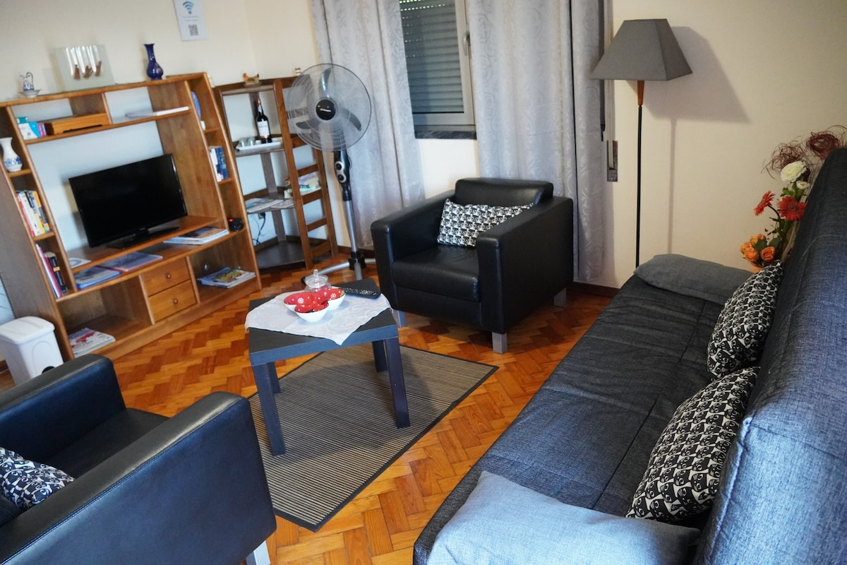 Eetkamer en TV - 
Eetkamer en TV