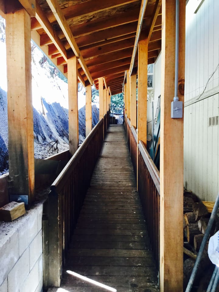 Little Bear Lodge Lake View.