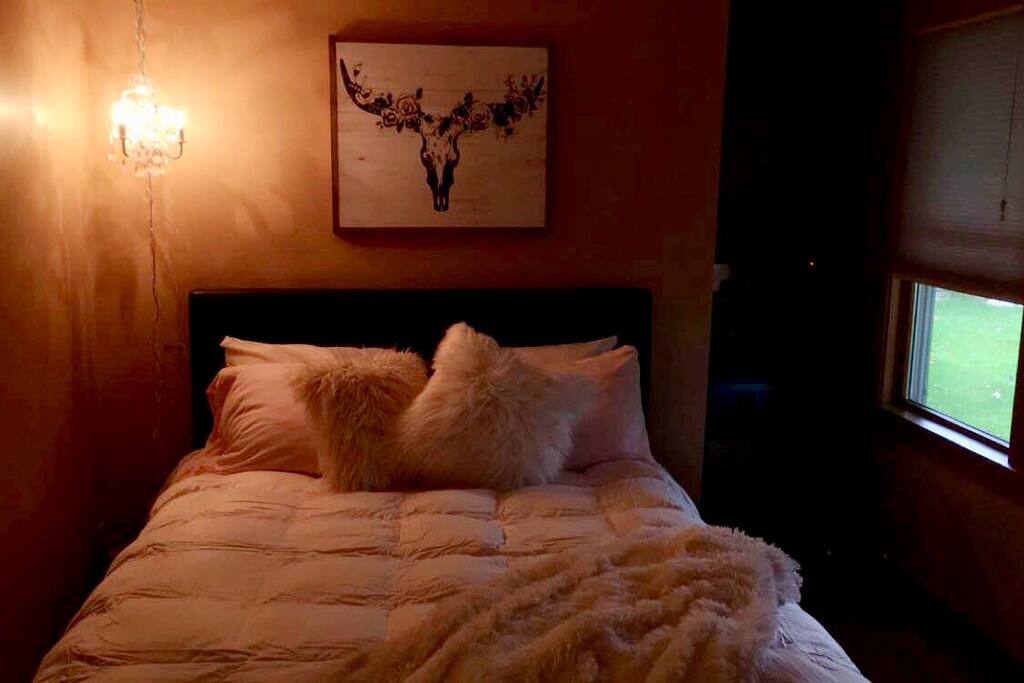 Main bedroom- queen sized bed