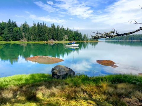 Blue Arches: waterfront vacation home on 18+ acres