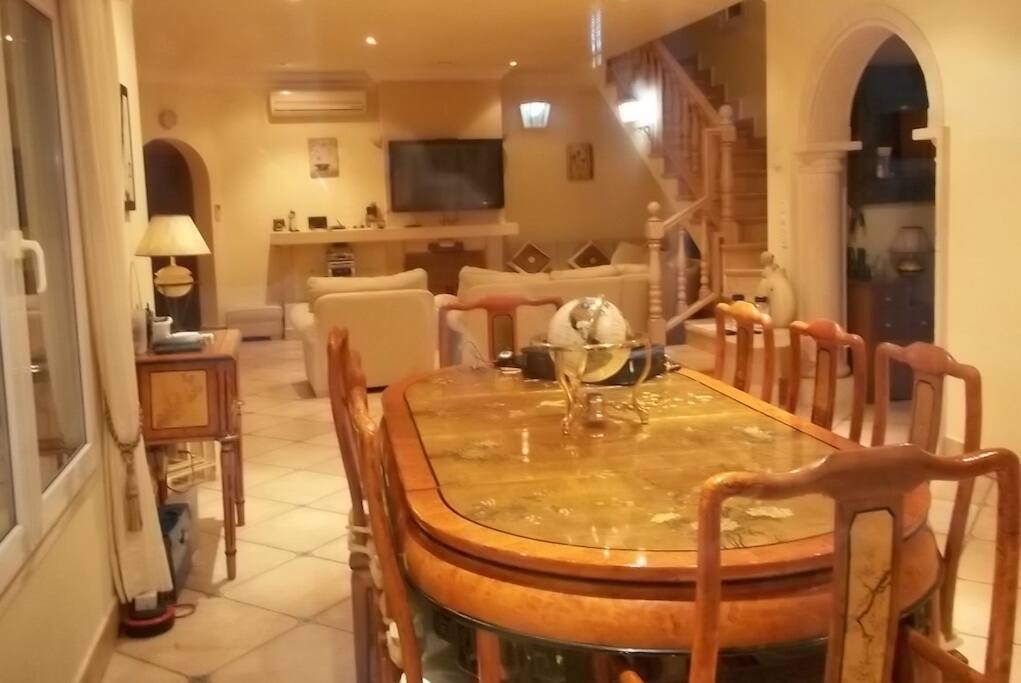 Lounge/Dining room