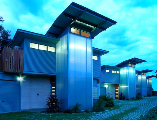 Crescent Head Spa Villa 5