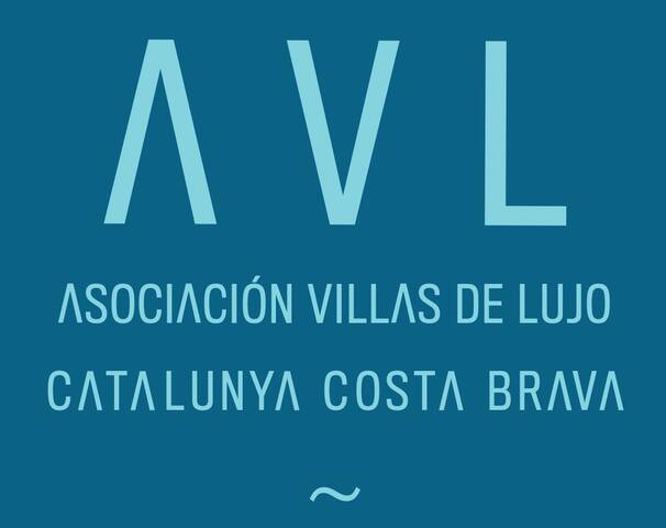 CANYELLES BEACH COSTA BRAVA 14PAX gallery image 4