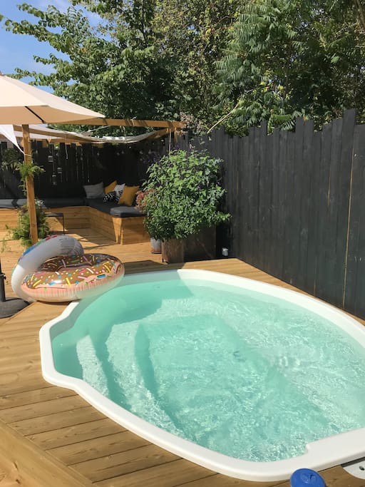All year round pool with adjustable heating between 30-40 degrees celsius.
