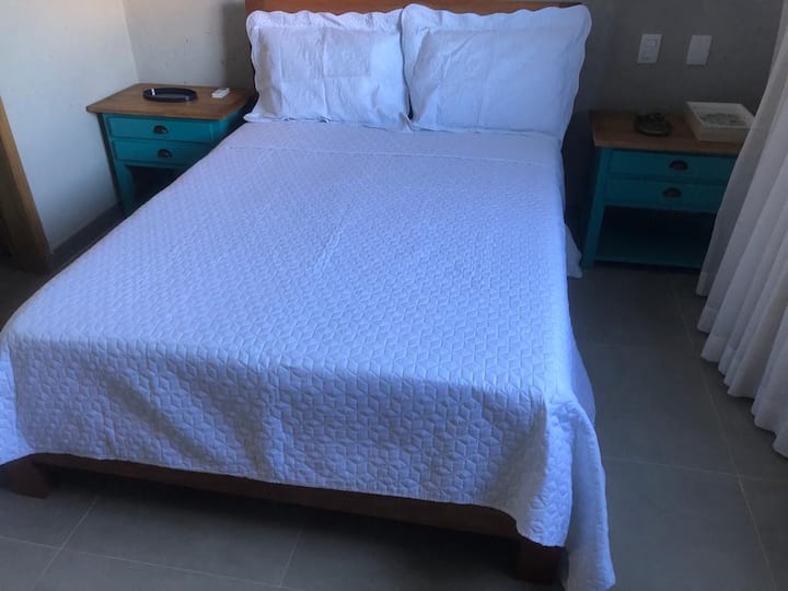 جناح مزدوج في الطابق الأرضي ( مع حمام مع قضبان للإمساك بها)