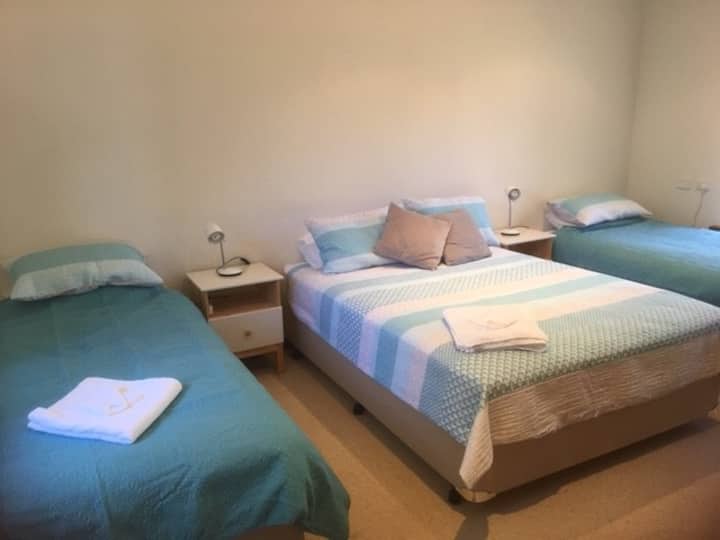 Bedroom 4 (2xKS beds and 1 x Queen bed)