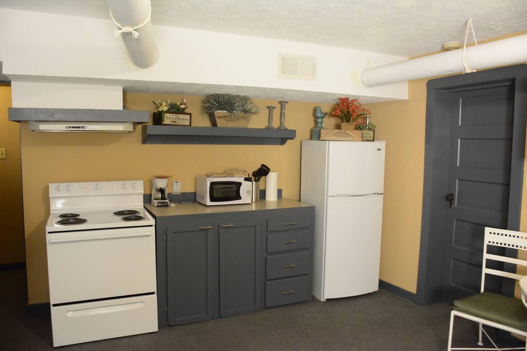 Fully equipped kitchen.
