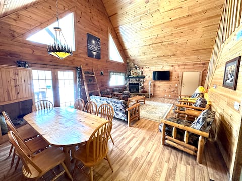 Yogi’s Lodge- 905 Lg Middle Unit w Adjoining Doors