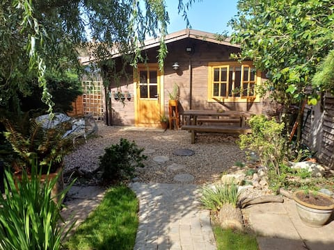 Cosy garden cabin