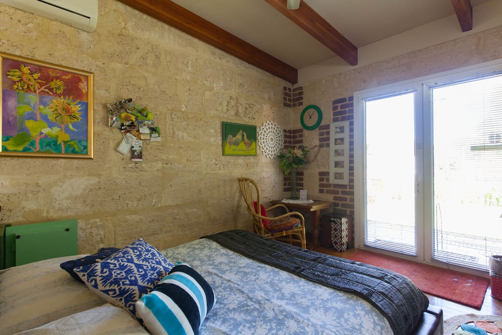 Queen bedroom, entrance through French doors