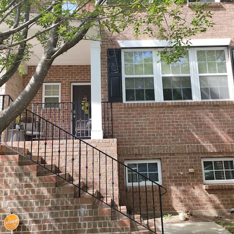 Modern, Luxurious, Spacious 3 Bdrm 3 Bath Townhome