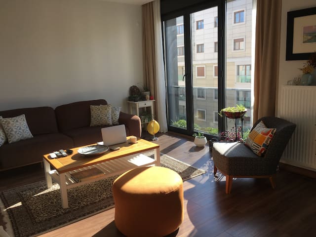 new, cosy, closed to metro station, boat piere,